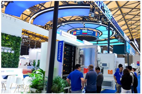 1761124084716064DC5C.jpg 3.jpg